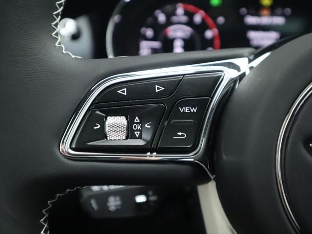 Thumbnail: 2025 Bentley Bentayga - 11