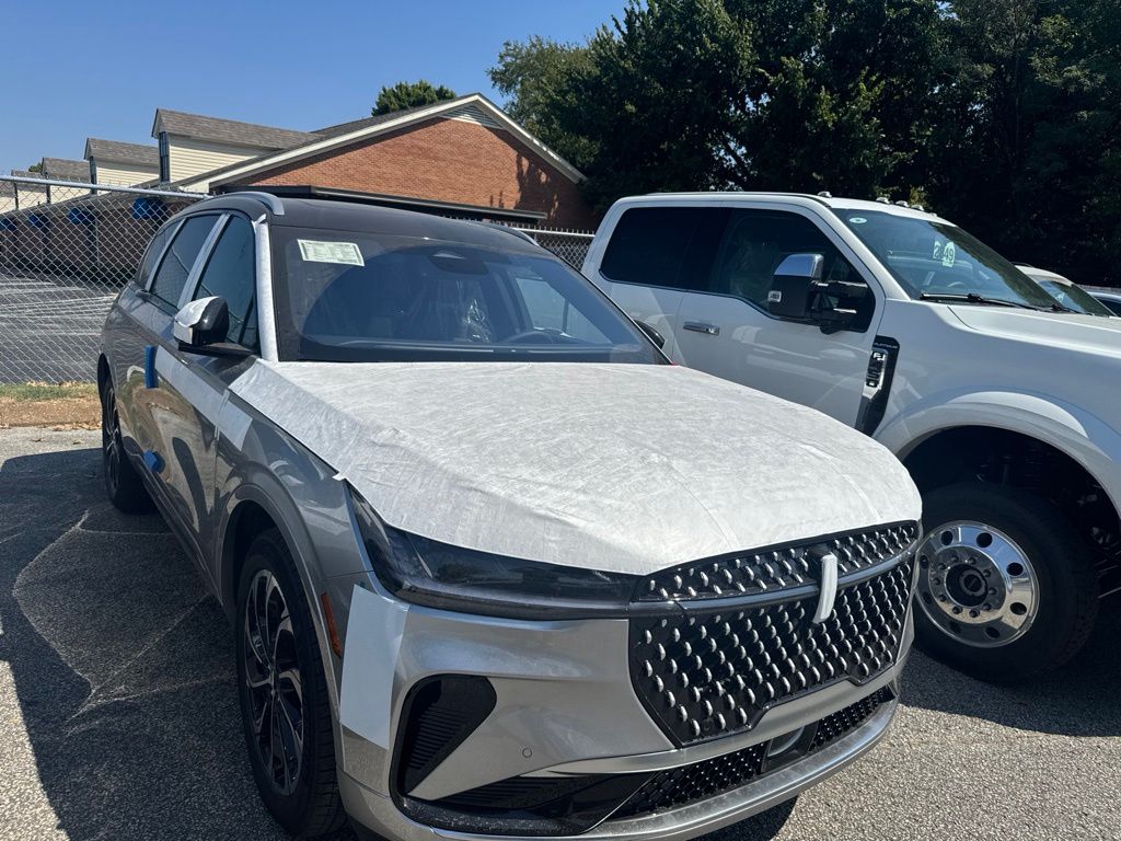 Silver Radiance Metallic Clearcoat 2026 Lincoln Nautilus SUV / Crossover All-Wheel Drive 8-Speed Automatic