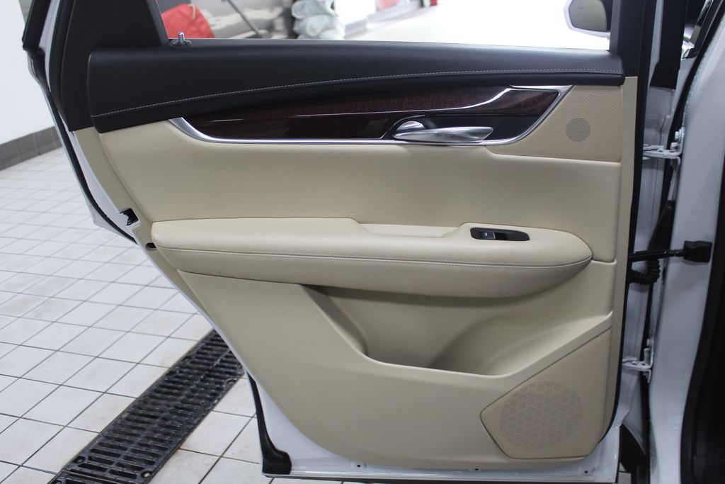 Thumbnail: 2017 Cadillac XT5 - 22