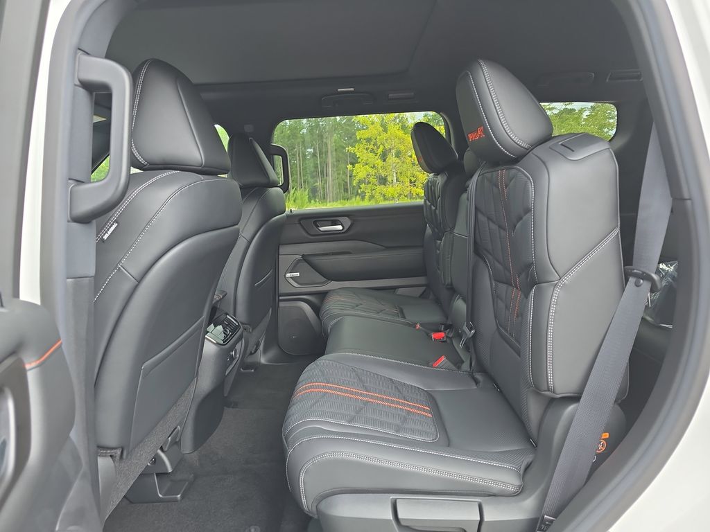 2025 Aspen White Tricoat/Super Black Nissan Armada PRO-4X 4X4 SUV