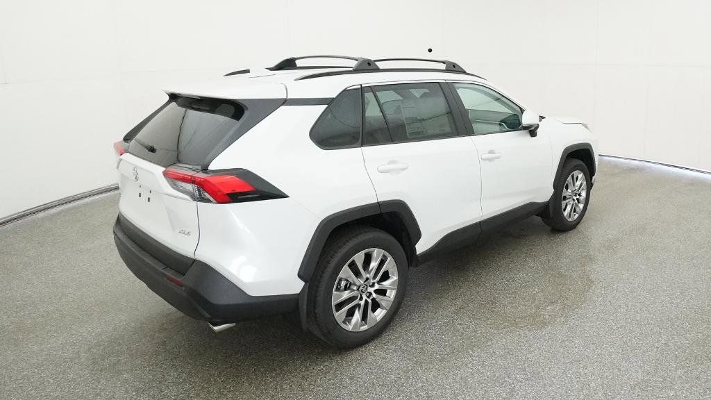 Thumbnail: 2025 Toyota RAV4 - 31