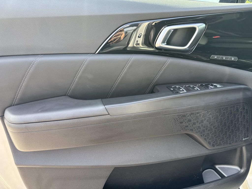 Used 2026 White Kia SX Prestige image 13