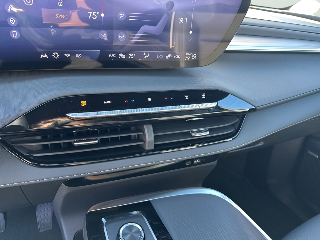 Used Car 2025 Buick Enclave  Preferred For Sale Under $40,000 In Austin, Texas