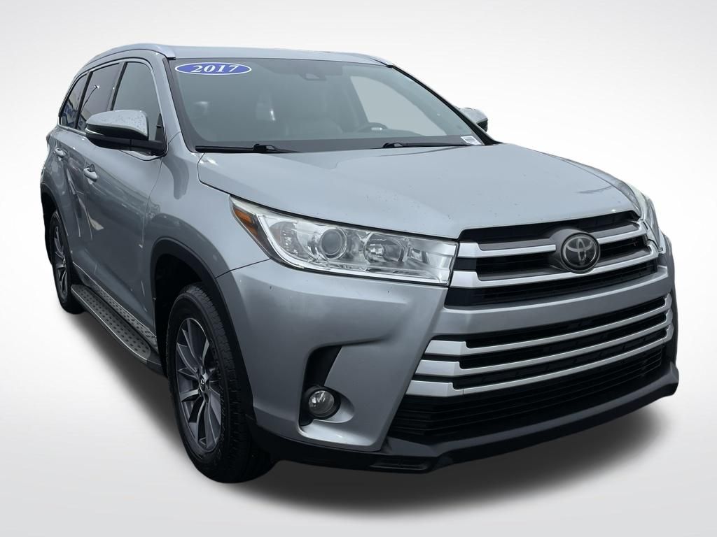Thumbnail: 2017 Toyota Highlander - 8