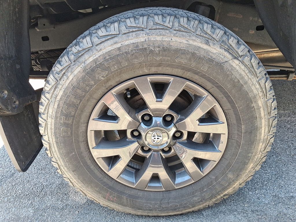 2021 Toyota Tacoma — photo 7