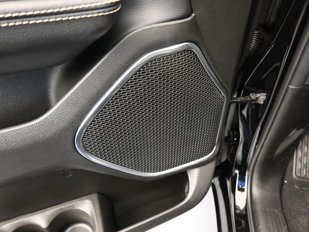 New 2026 Diamond Black Crystal Pearlcoat Ram Laramie image 15