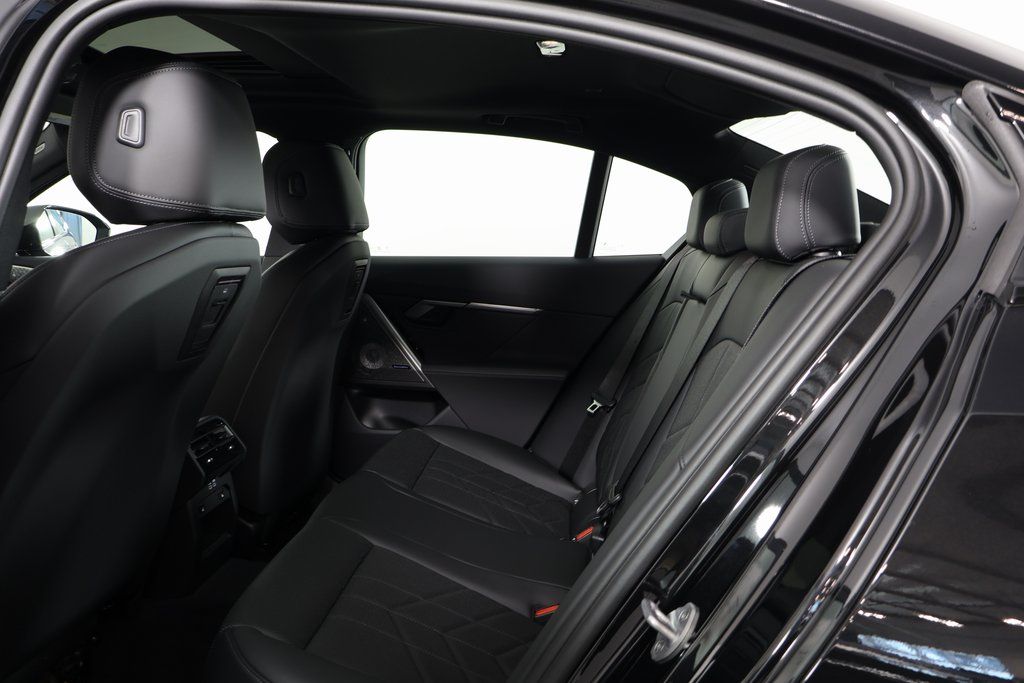 Thumbnail: 2026 BMW 5 Series - 6