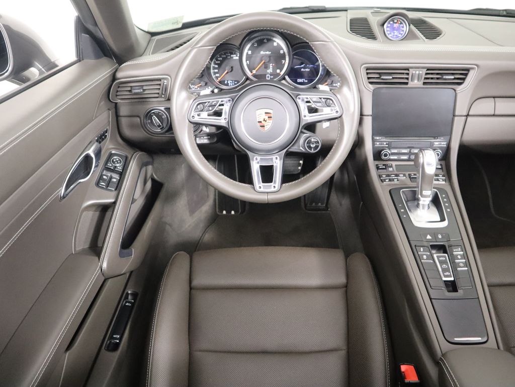 Thumbnail: 2017 Porsche 911 - 18