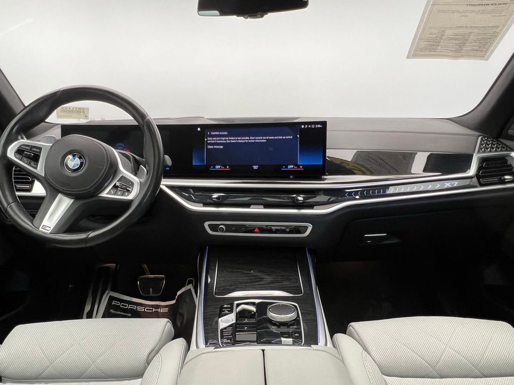 Thumbnail: 2023 BMW X7 - 11