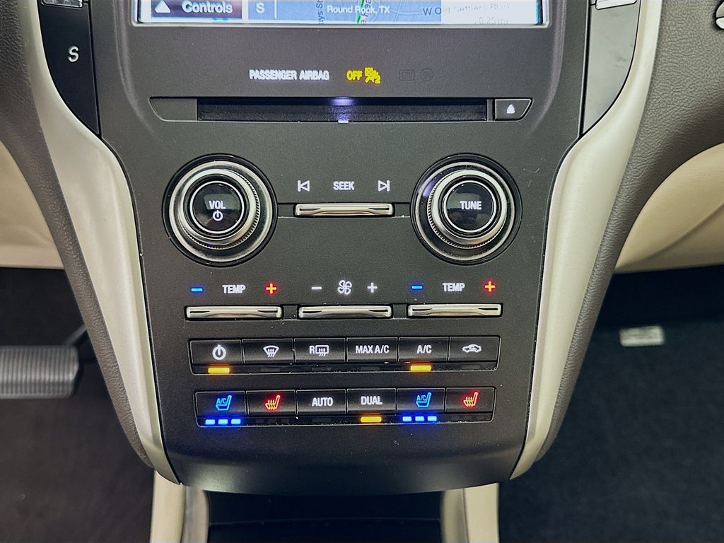 Thumbnail: 2019 Lincoln MKC - 21