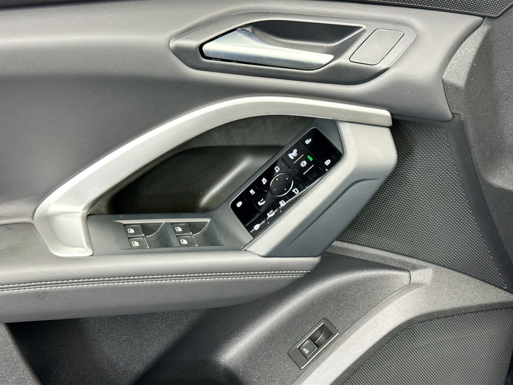 Thumbnail: 2025 Audi Q5 - 23