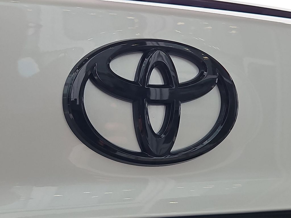 Thumbnail: 2026 Toyota Camry - 19