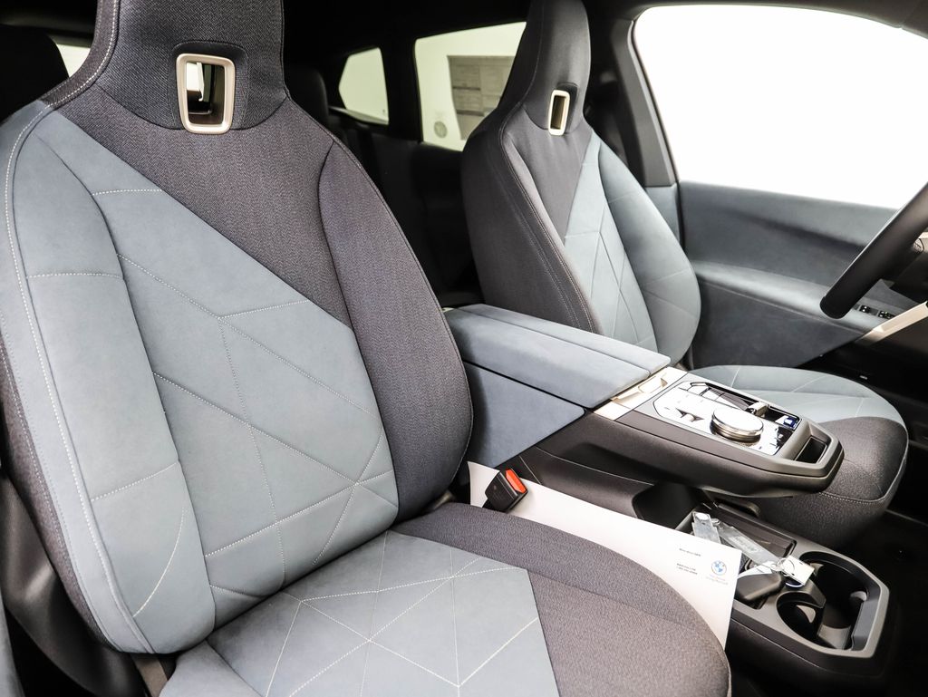 Thumbnail: 2026 BMW iX - 31