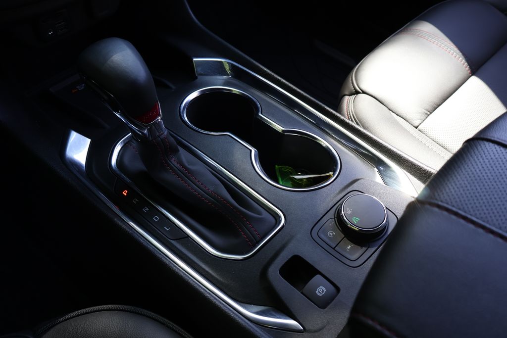 Thumbnail: 2023 Chevrolet Traverse - 22