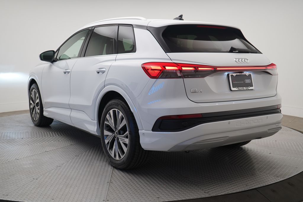 Thumbnail: 2023 Audi Q4 e-tron - 3