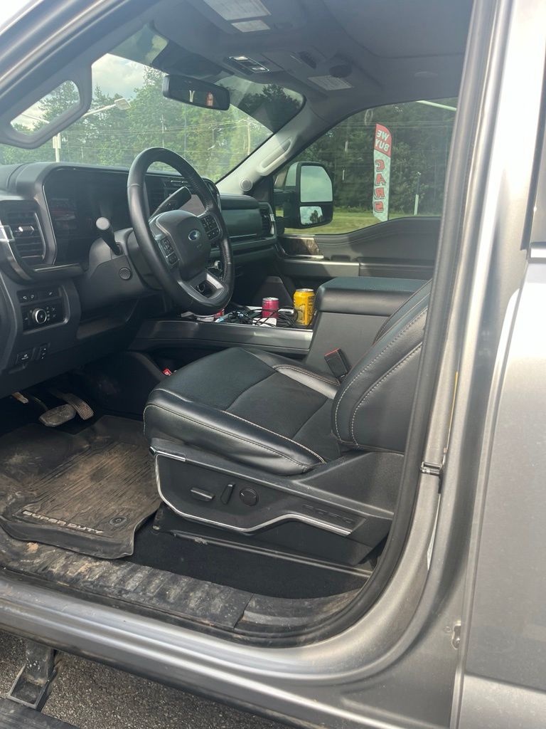 Used 2024 Silver Metallic Ford Lariat image 4