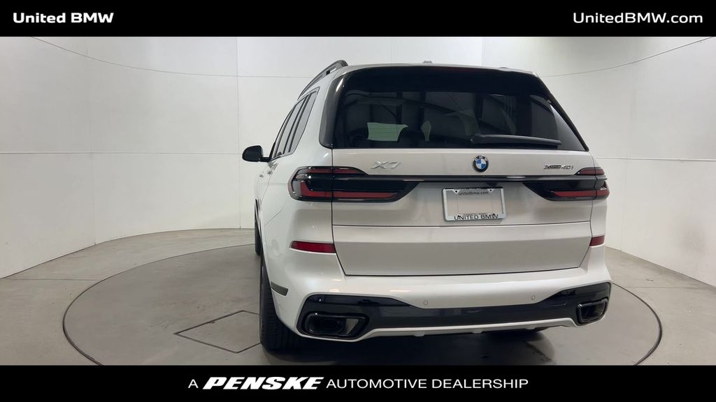 2025 BMW X7 xDrive40i 7