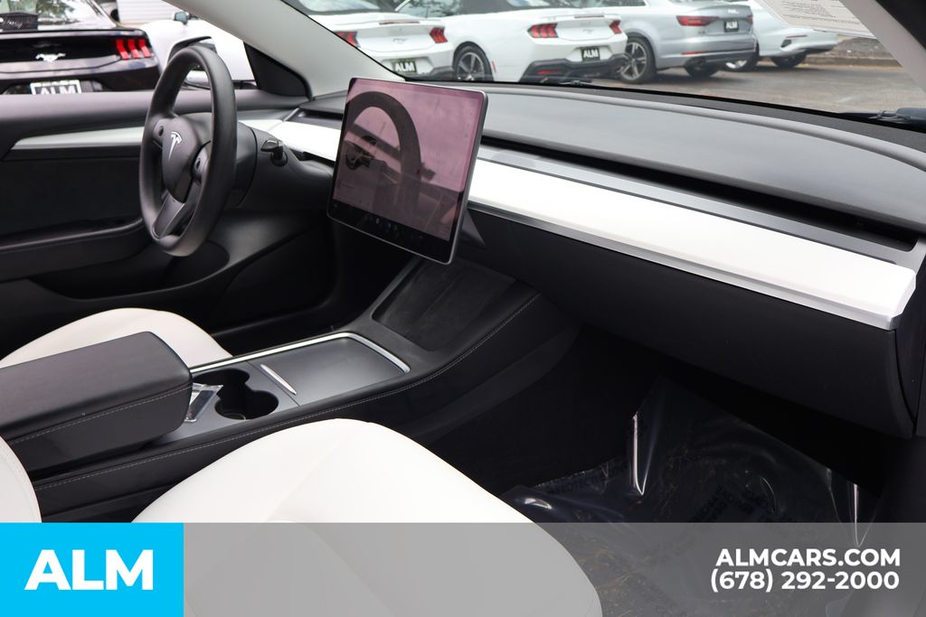 Used 2022 White Tesla Base image 29