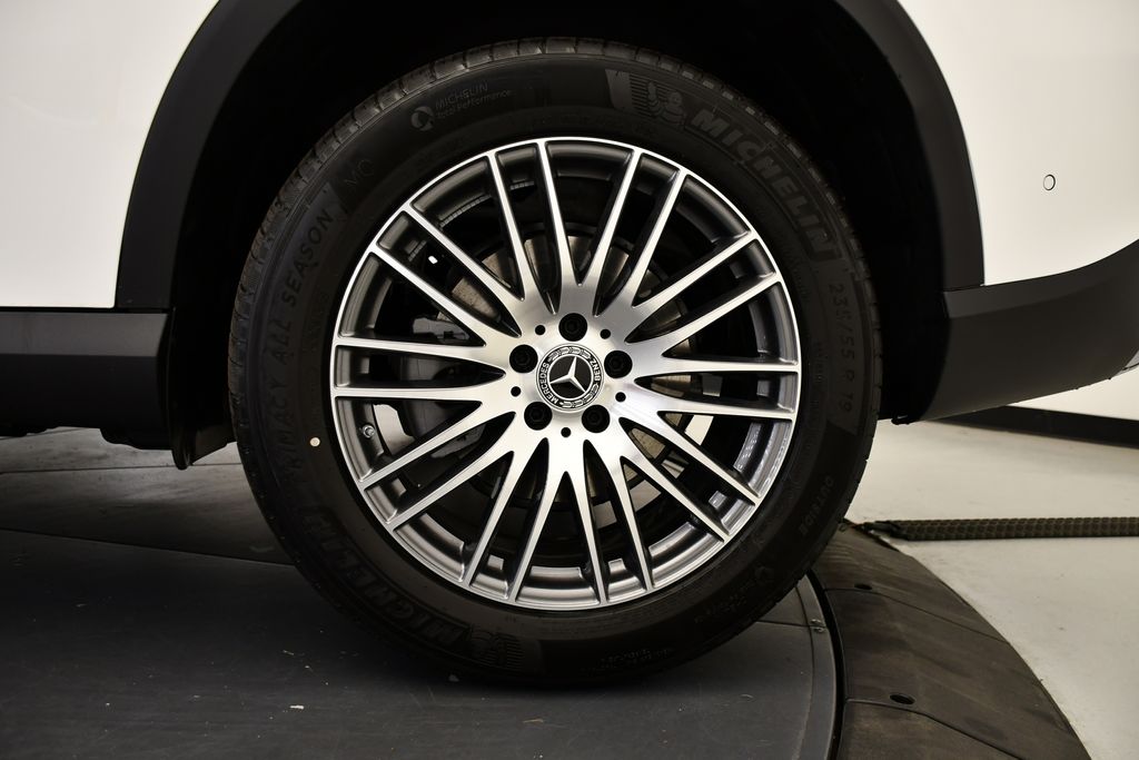 Thumbnail: 2026 Mercedes-Benz GLC - 14