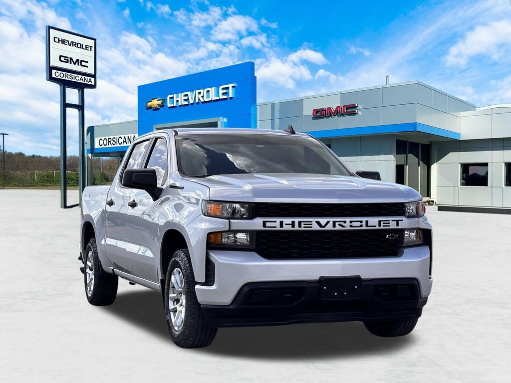 Silver Ice Metallic 2022 Chevrolet Silverado 1500 Custom Crew Cab RWD Pickup Truck 4X2 8-Speed Automatic