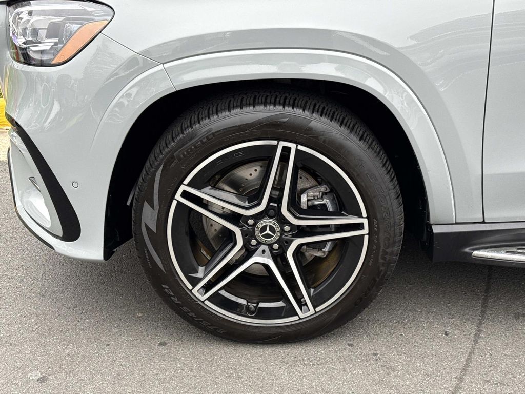 Thumbnail: 2025 Mercedes-Benz GLS - 14