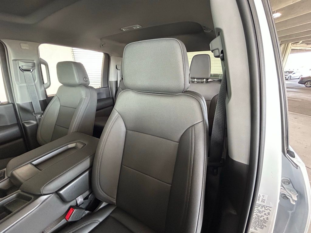 New 2026 Summit White Chevrolet Work Truck image 38