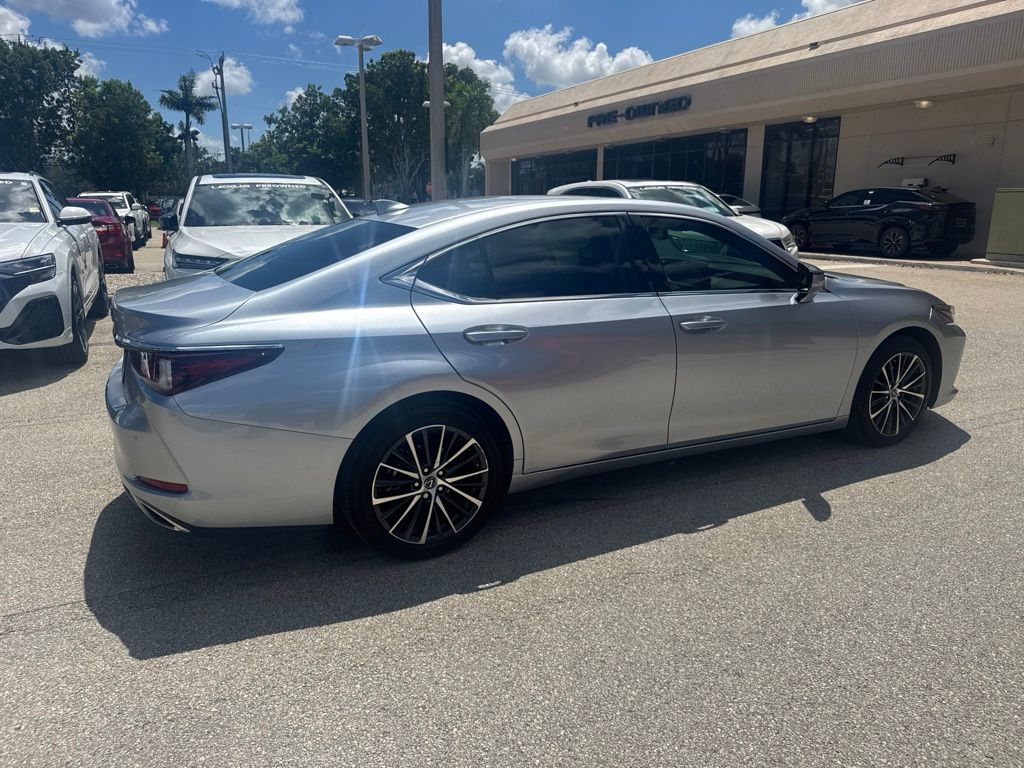 Used 2025 Silver Lexus 350 image 4