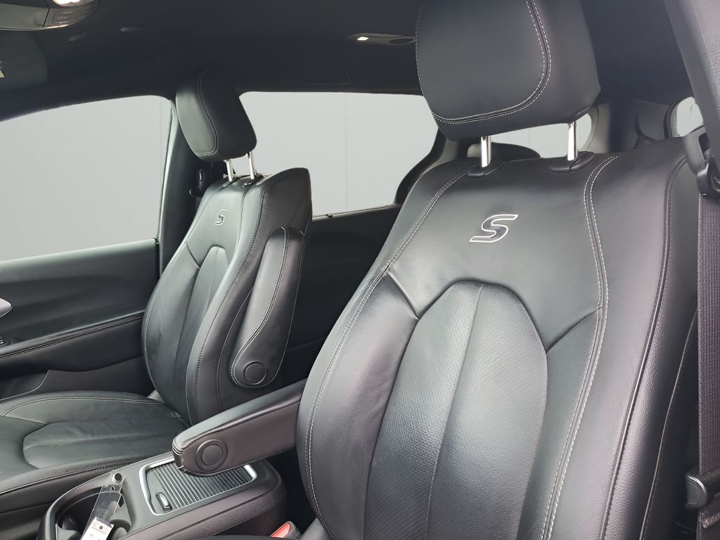 Used Car 2020 Chrysler Pacifica  Touring L Plus For Sale Under $25,000 In Austin, Texas