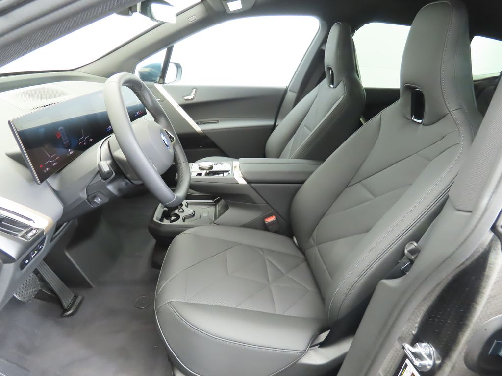 2025 BMW iX xDrive50 19