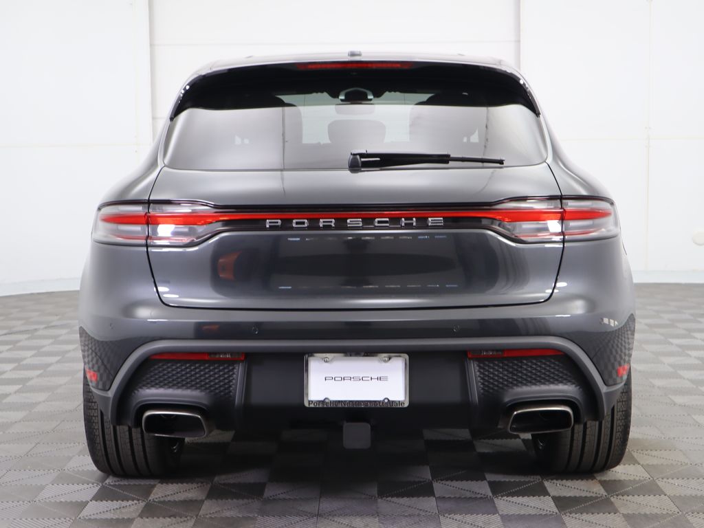 2025 Porsche Macan  6