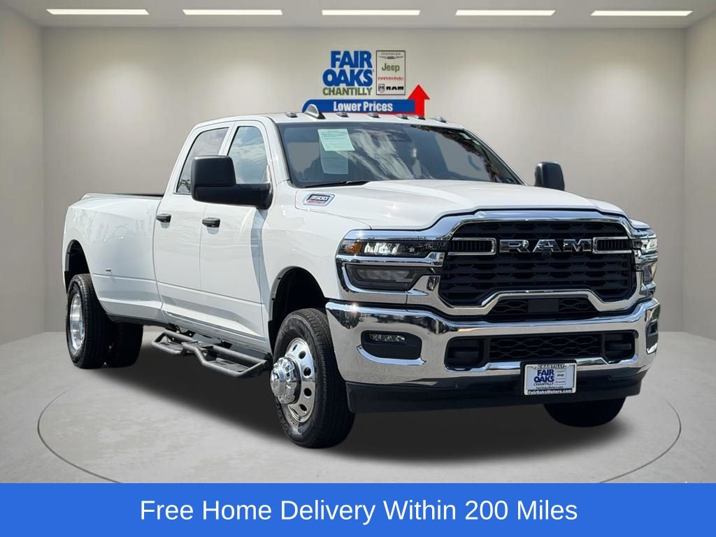 Bright White Clearcoat 2025 RAM 3500 Pickup Truck Four-Wheel Drive 8-Speed Automatic