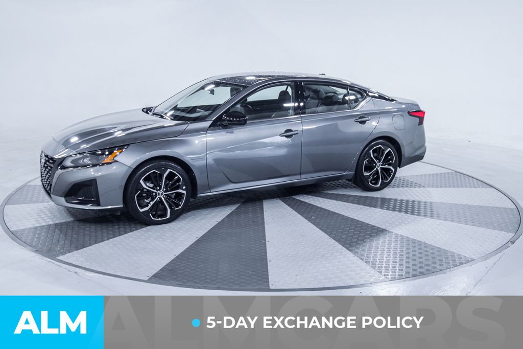 Used 2025 Gray Nissan 2.5 SR image 3