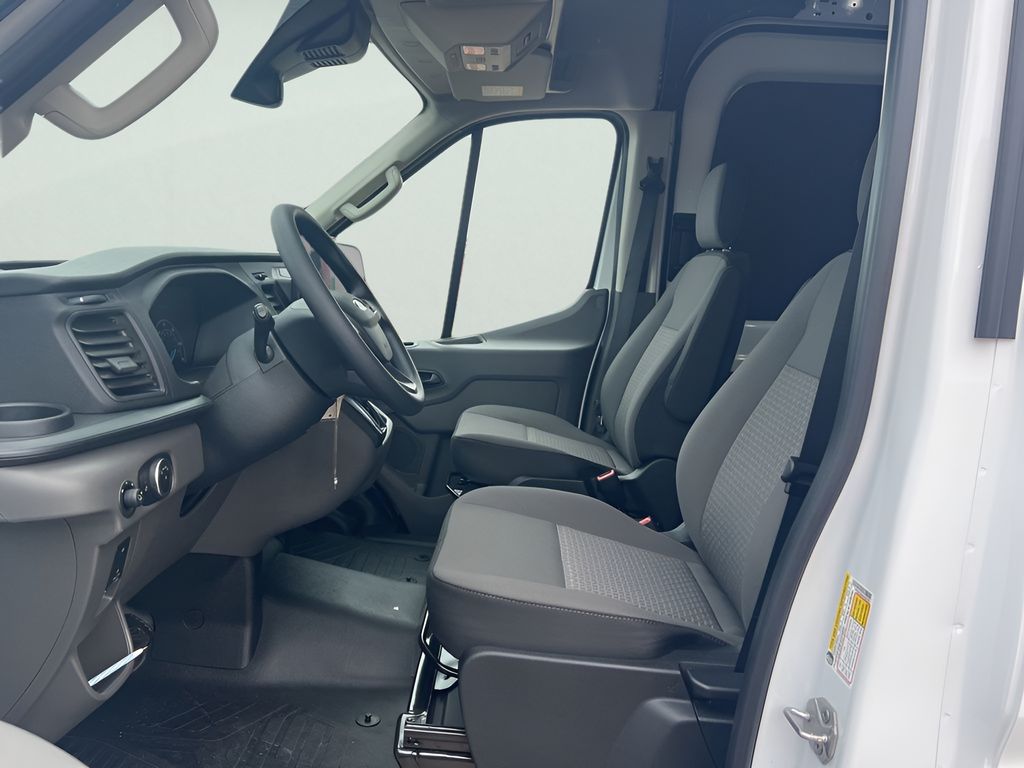 2025 Ford Transit-250