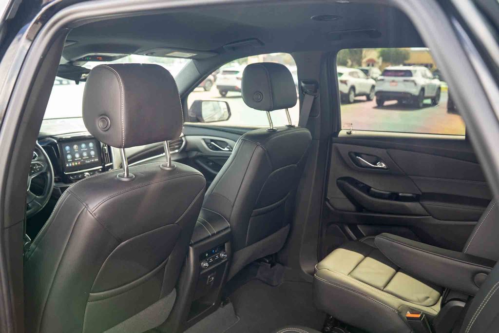 Used Car 2023 Chevrolet Traverse  Lt Leather For Sale Under $30,000 In Austin, Texas