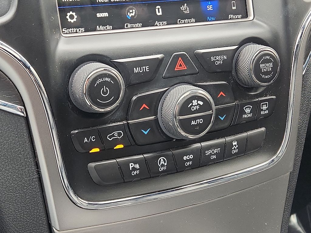 Thumbnail: 2018 Jeep Grand Cherokee - 17