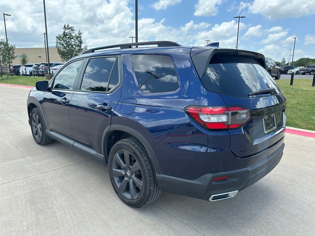 Thumbnail: 2023 Honda Pilot - 4