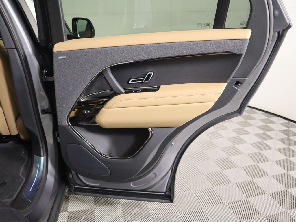 2025 Land Rover Range Rover Sport SE 28