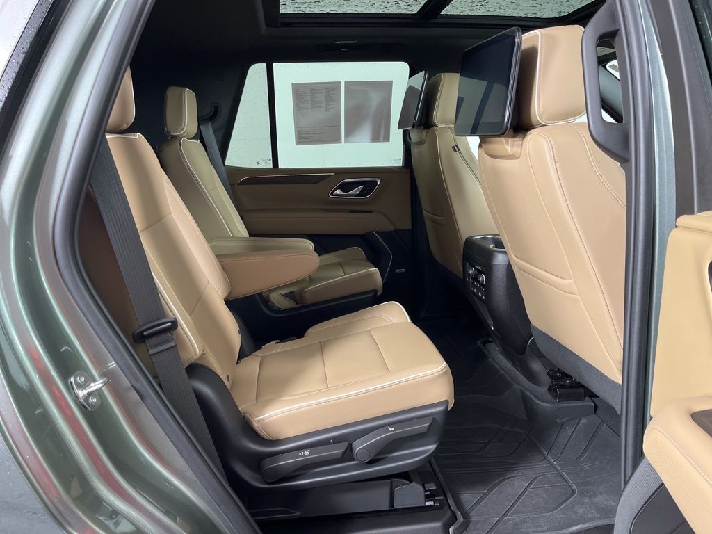 Thumbnail: 2023 Chevrolet Tahoe - 10