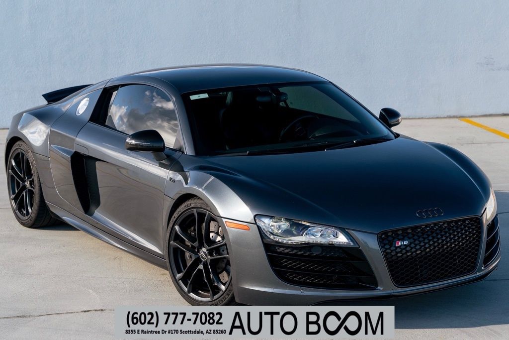 Gray 2011 Audi R8 5.2 quattro Coupe AWD Coupe All-Wheel Drive 6-Speed Automatic