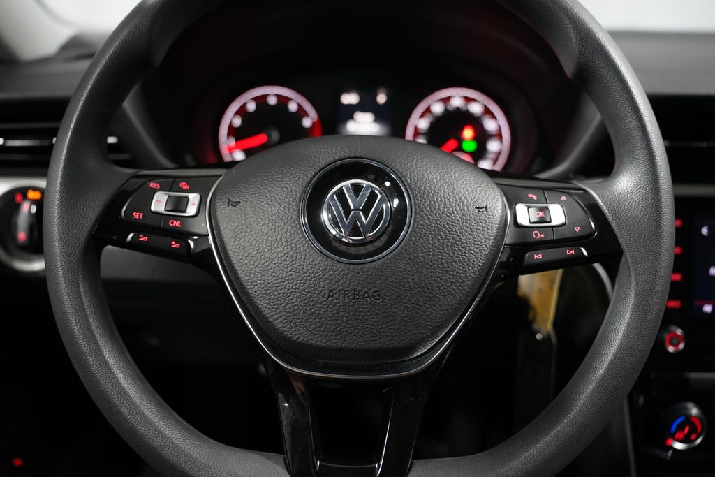 Thumbnail: 2020 Volkswagen Passat - 12