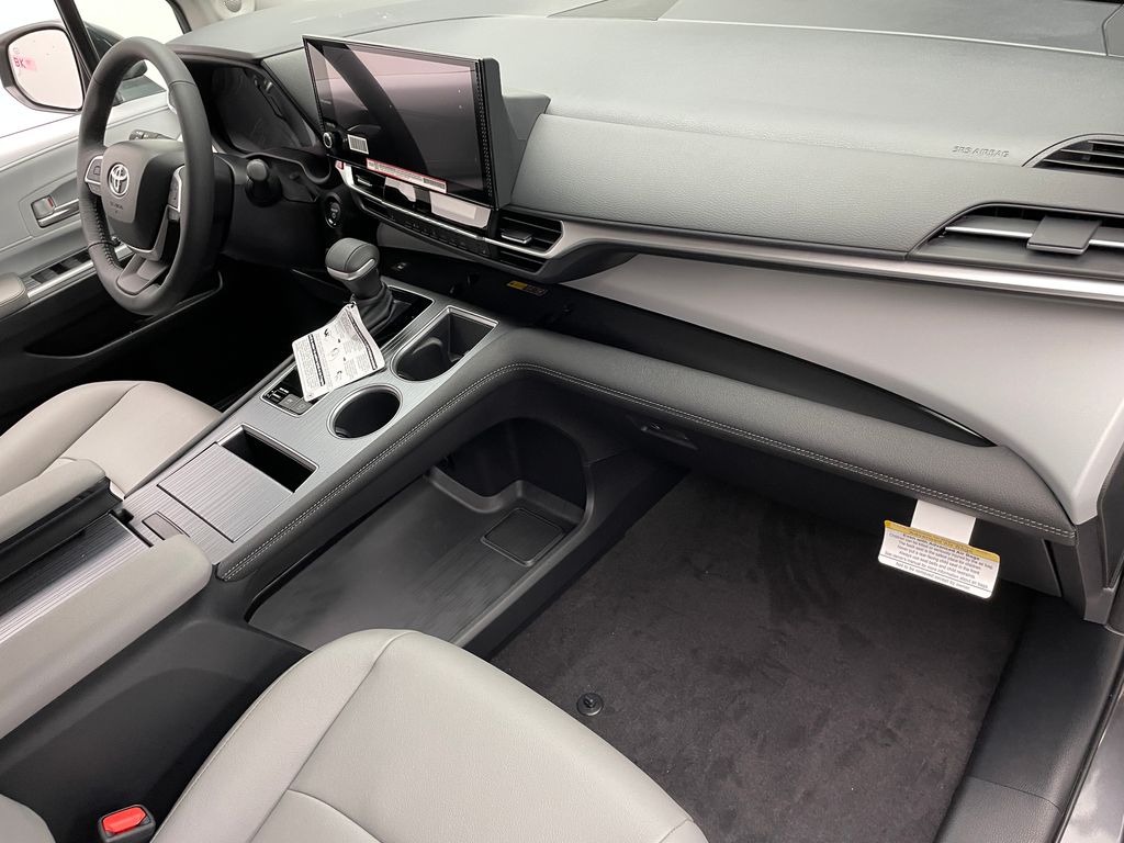 Thumbnail: 2025 Toyota Sienna - 16