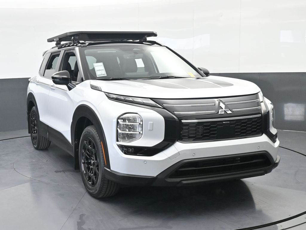 New 2026 White Mitsubishi Trail Edition image 9