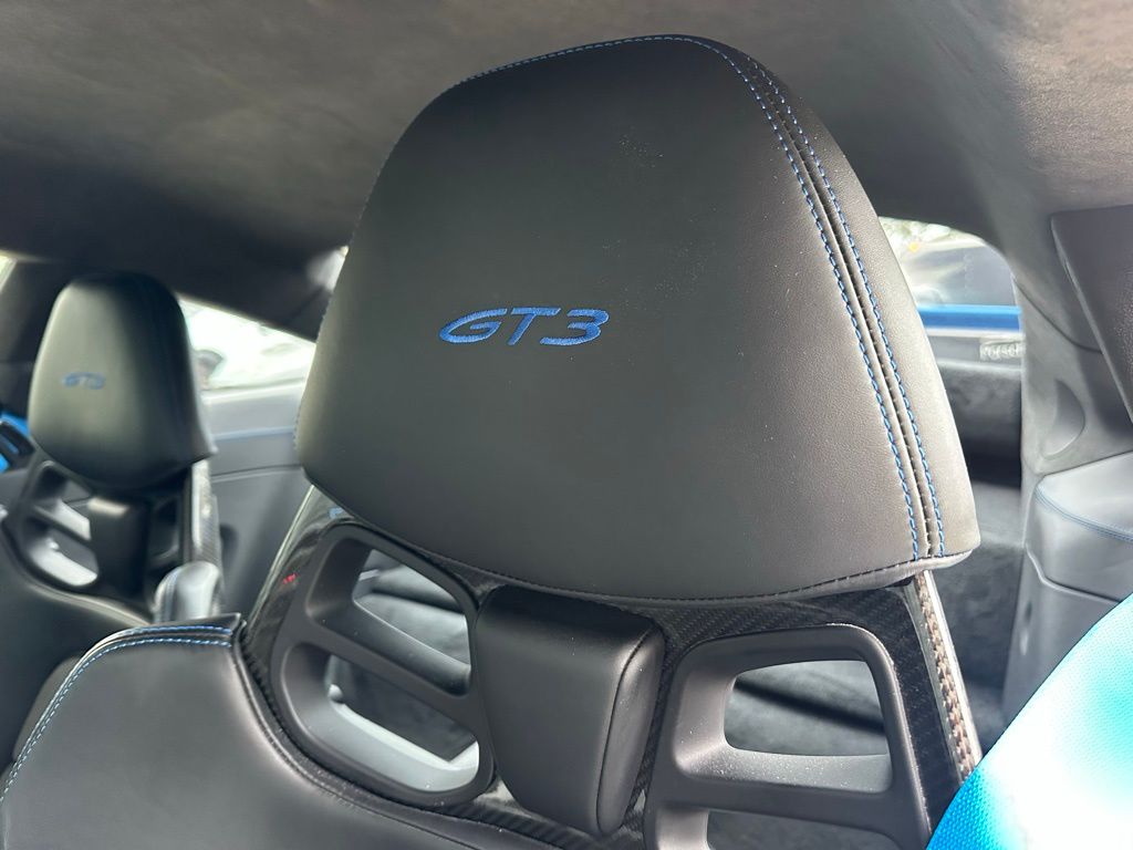 Thumbnail: 2022 Porsche 911 - 25