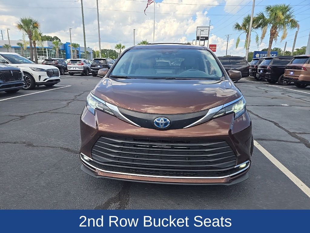 2021 Toyota Sienna XLE