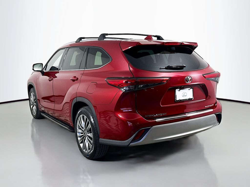 Thumbnail: 2020 Toyota Highlander - 7