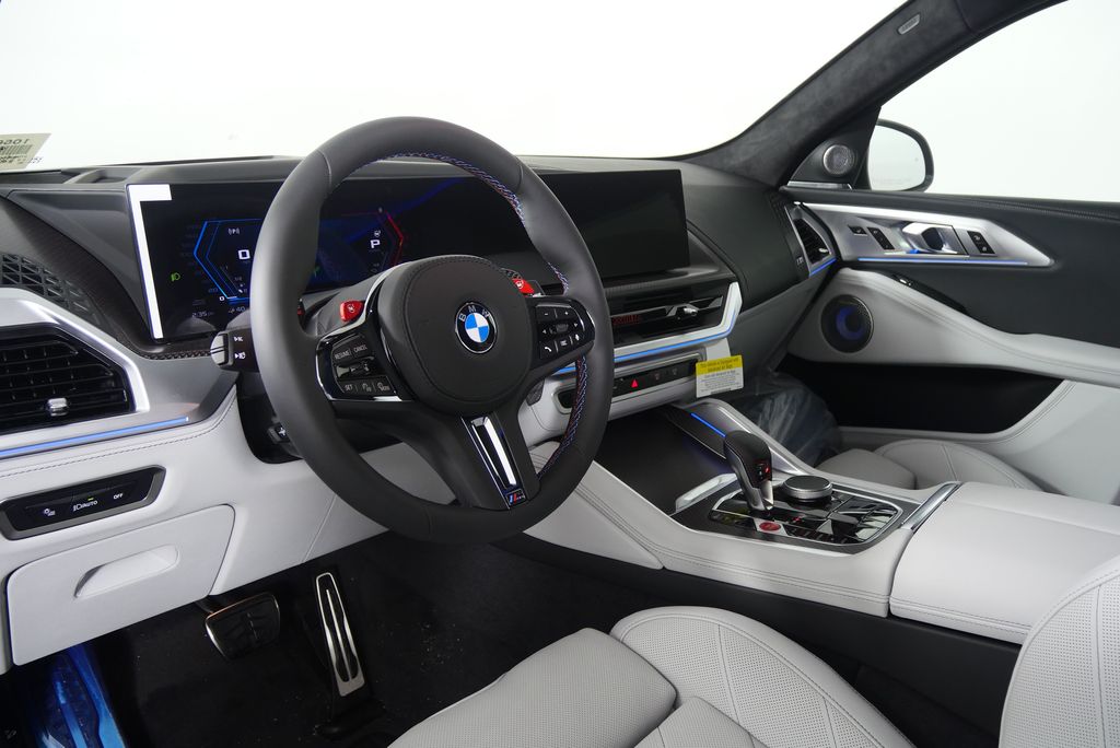 Thumbnail: 2026 BMW XM - 15