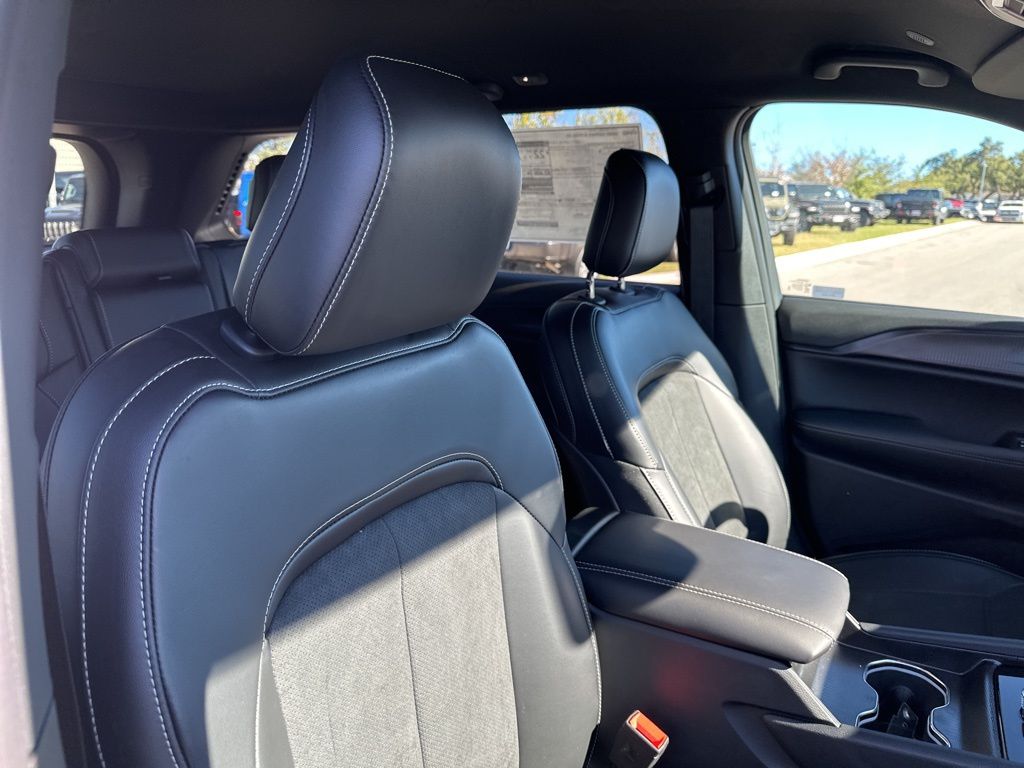 New Car 2025 Jeep Grand Cherokee  For Sale Under $50,000 In Austin, Texas