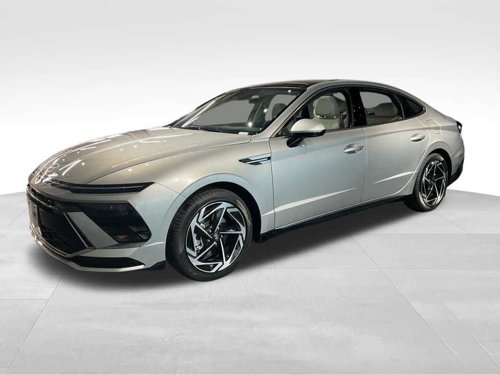 New 2025 Silver Hyundai SEL Convenience image 6