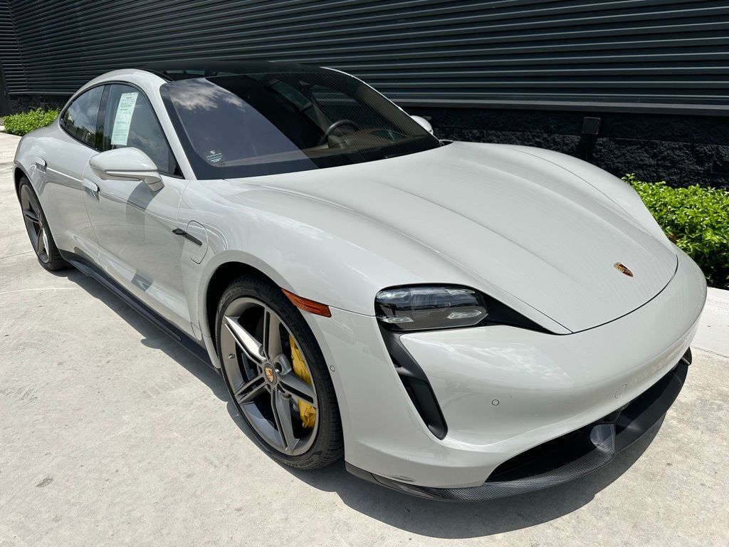 2024 Porsche Taycan Turbo 10