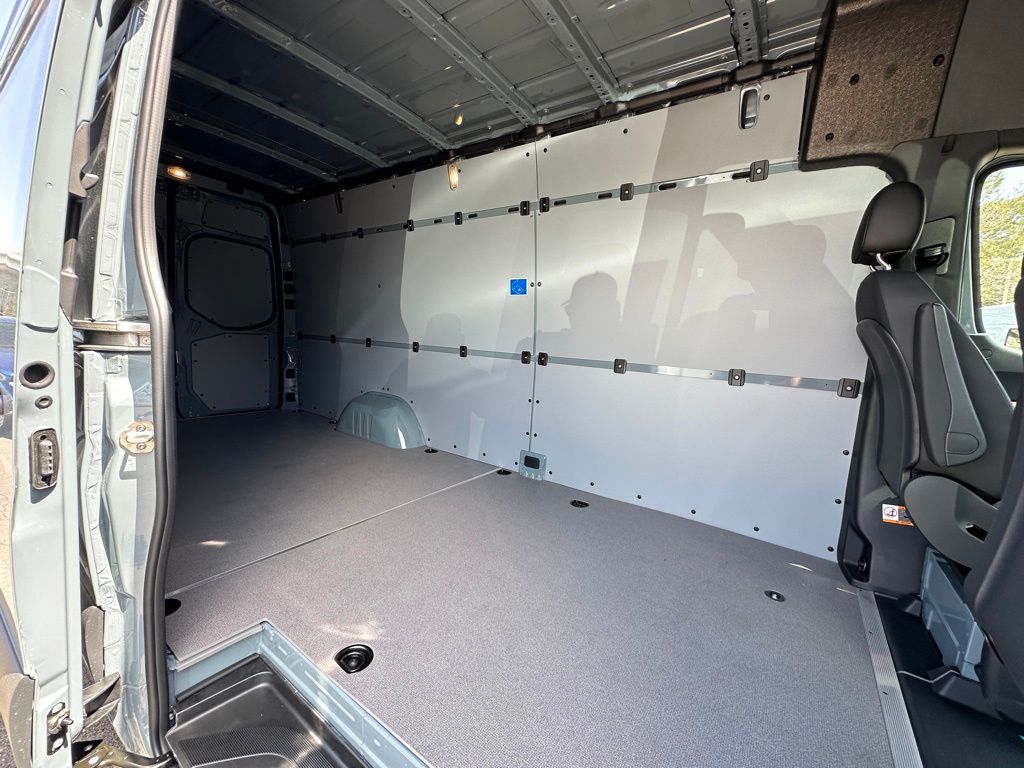 2024 Mercedes-Benz Sprinter 2500 Cargo 170 WB 26